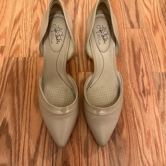 Life stride taupe heels - Picture 2 of 5